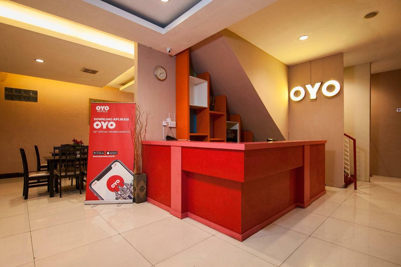Oyo 529 Hotel Paninda Medan Exteriör bild